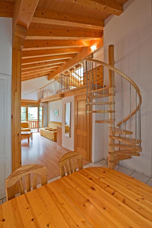 Les Naturelles Leukerbad Room photo